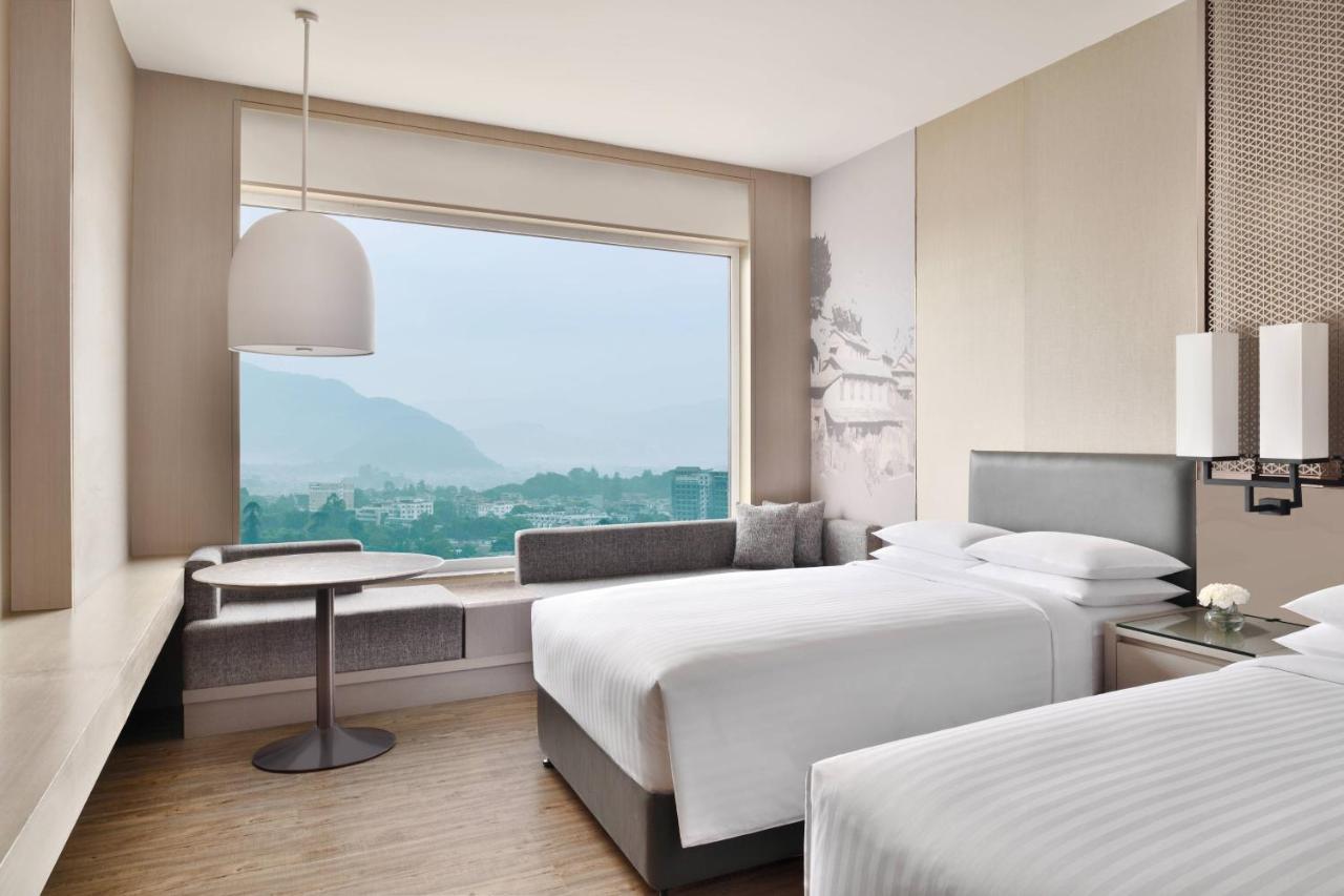 Kathmandu Marriott Hotel Exterior foto
