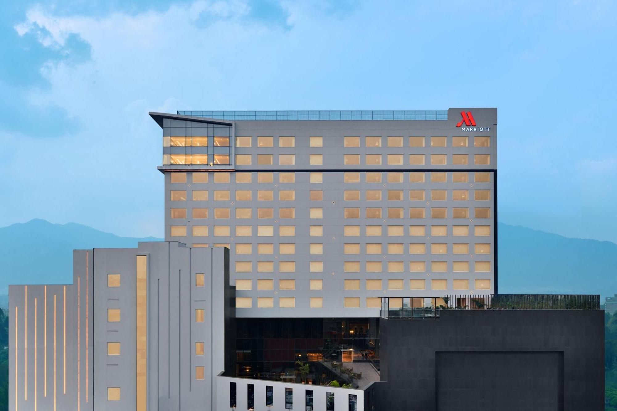 Kathmandu Marriott Hotel Exterior foto
