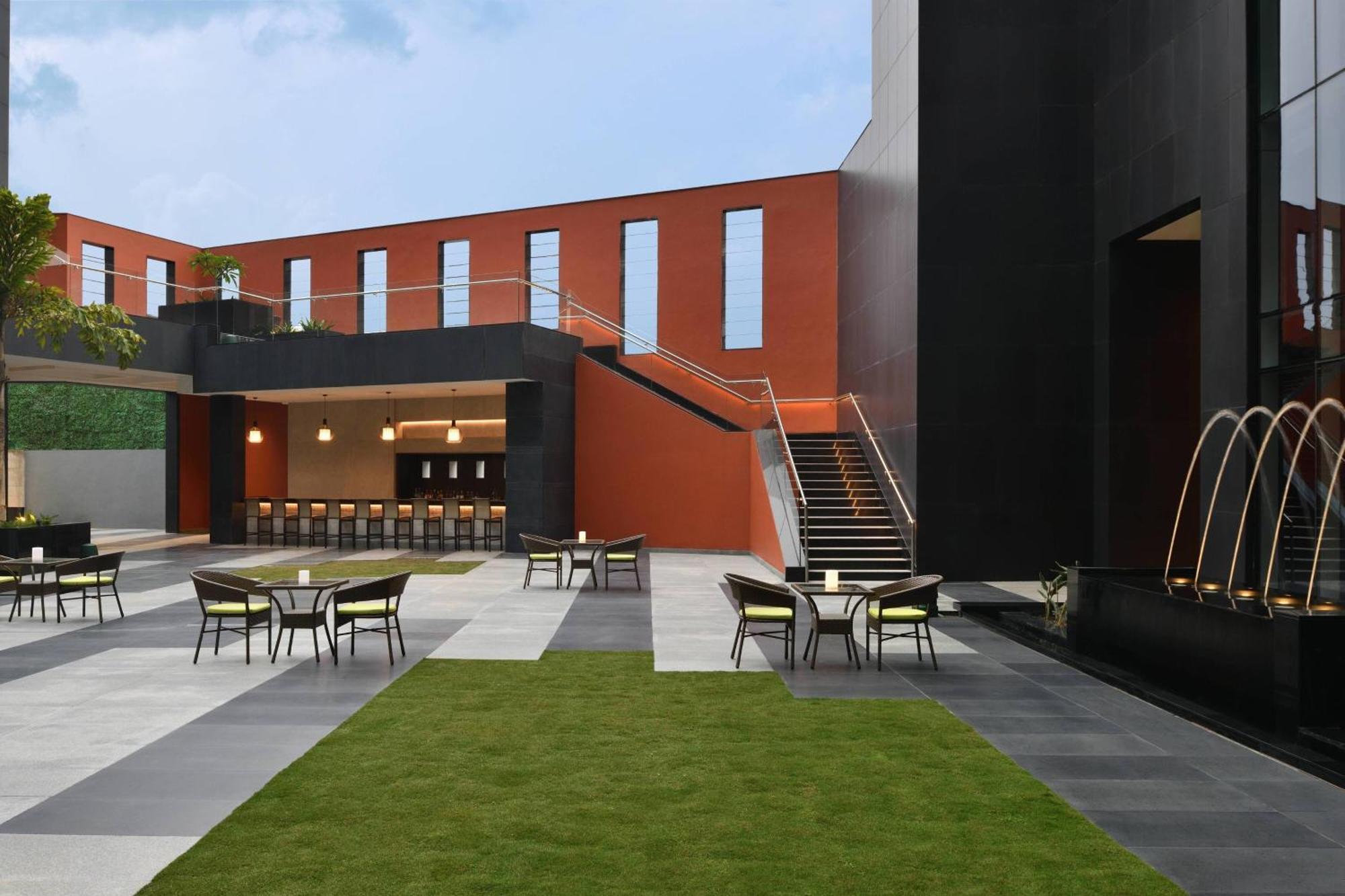 Kathmandu Marriott Hotel Exterior foto